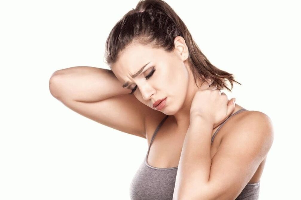 dor forte no pescoço e omoplatas com osteocondrose cervical